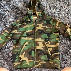 Vans Boys zippered Hoodie Sweatshirt
Green Brown Camo.  Pockets Long
Sleeve
